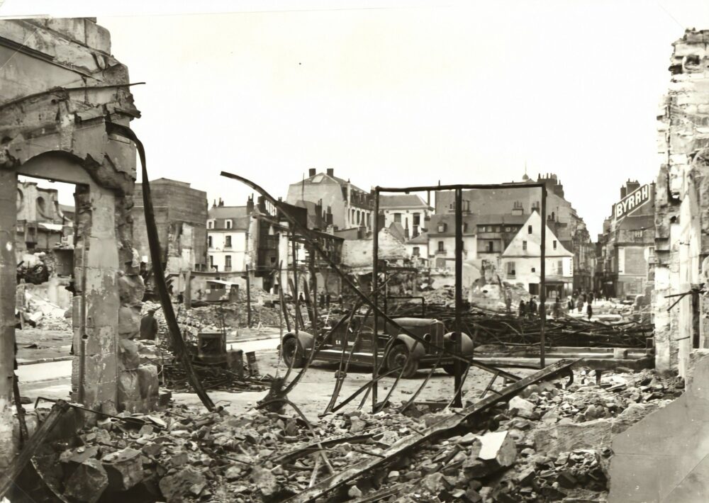 Rue des Halles en 1940
