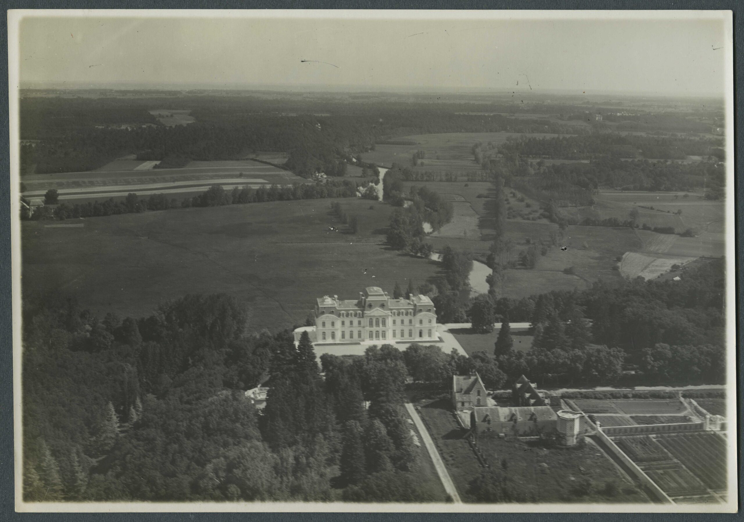 Château du Puits d'Artigny entre 1940 et 1944.